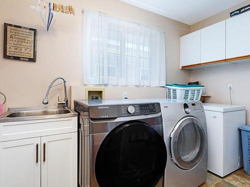 1313 Farquharson Dr, Courtenay, BC - Indoor Photo Showing Laundry Room