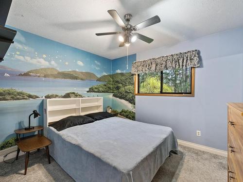 353 Powerhouse Rd, Courtenay, BC - Indoor Photo Showing Bedroom