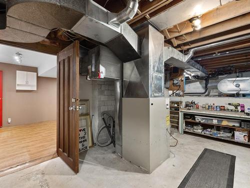 353 Powerhouse Rd, Courtenay, BC - Indoor Photo Showing Basement