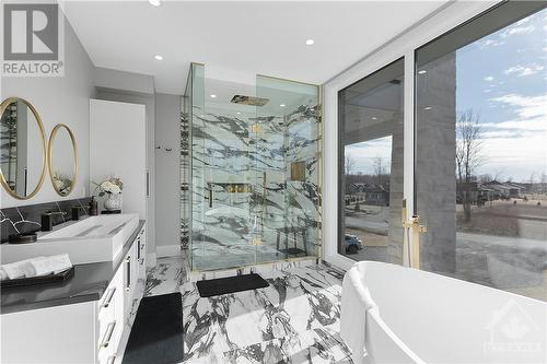 493 Shoreway Drive, Greely, ON - Indoor Photo Showing Bathroom