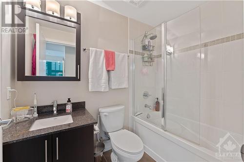 179 Metcalfe Street Unit#1204, Ottawa, ON - Indoor Photo Showing Bathroom