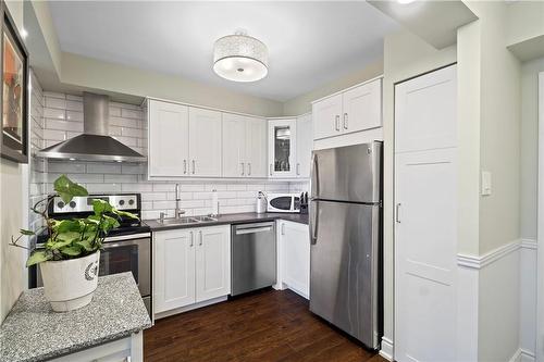 1270 Maple Crossing Boulevard|Unit #1007, Burlington, ON - Indoor Photo Showing Kitchen With Double Sink