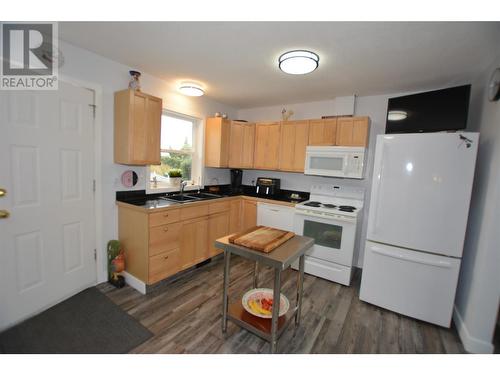 3407 Okanagan Avenue, Vernon, BC - Indoor Photo Showing Kitchen With Double Sink