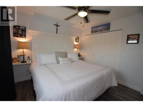 3407 Okanagan Avenue, Vernon, BC - Indoor Photo Showing Bedroom
