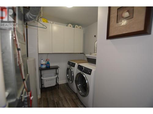 3407 Okanagan Avenue, Vernon, BC - Indoor Photo Showing Laundry Room