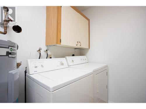 290 Mills Road Unit# 202, Kelowna, BC - Indoor Photo Showing Laundry Room