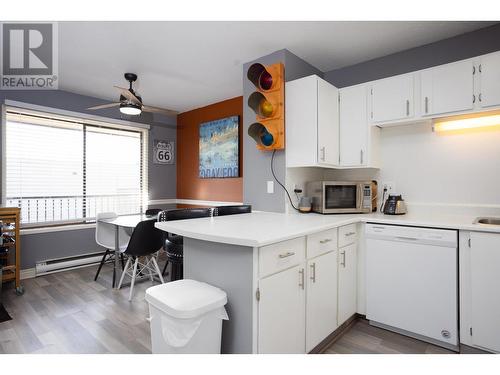 290 Mills Road Unit# 202, Kelowna, BC - Indoor Photo Showing Kitchen