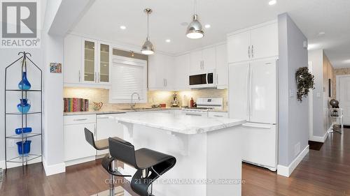 1863 Reilly Walk, London, ON - Indoor Photo Showing Kitchen With Upgraded Kitchen