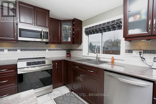 10 Oregon Rd, London, ON - Indoor Photo Showing Kitchen With Double Sink