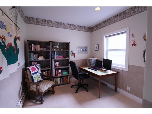 670 Cameron Avenue, Grand Forks, BC - Indoor Photo Showing Office