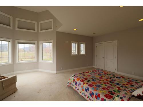 670 Cameron Avenue, Grand Forks, BC - Indoor Photo Showing Bedroom