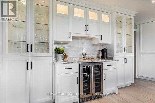 120 Binbrook Rd, Hamilton, ON - Indoor Photo Showing Kitchen With Upgraded Kitchen