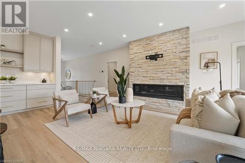 3836 Nigh Rd, Fort Erie, ON - Indoor Photo Showing Living Room With Fireplace