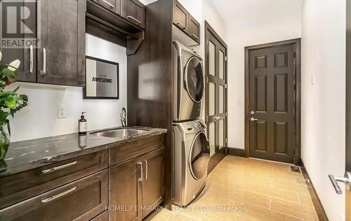 24 Jacob Gingrich Dr, Kitchener, ON - Indoor Photo Showing Laundry Room