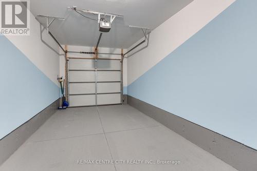 1 - 2070 Meadowgate Boulevard, London, ON - Indoor Photo Showing Garage