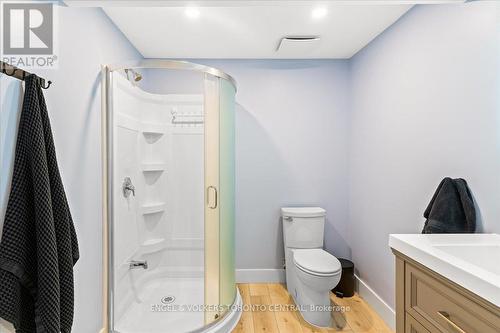 426 5Th Ave E, Owen Sound, ON - Indoor Photo Showing Bathroom