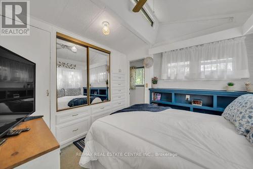 #9 -580 Beaver Creek Rd, Waterloo, ON - Indoor Photo Showing Bedroom