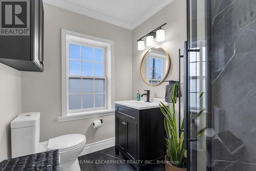 4058 Fly Road, Lincoln, ON - Indoor Photo Showing Bathroom