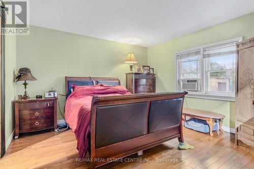 271 Bedford Rd, Kitchener, ON - Indoor Photo Showing Bedroom