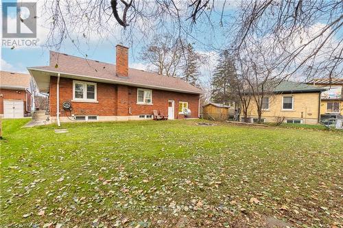 271 Bedford Rd, Kitchener, ON - Outdoor