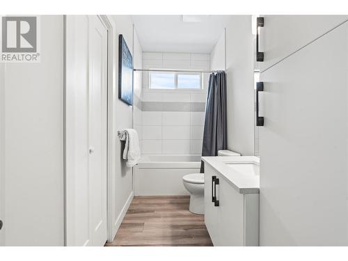 7188 Apex Drive, Vernon, BC - Indoor Photo Showing Bathroom