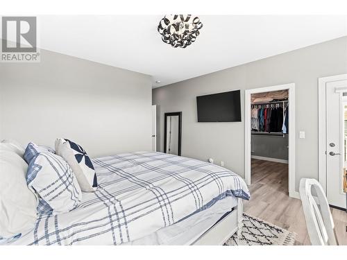 7188 Apex Drive, Vernon, BC - Indoor Photo Showing Bedroom