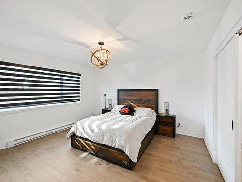 Master bedroom - 385 15E Avenue E., Venise-En-Québec, QC - Indoor Photo Showing Bedroom