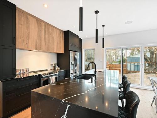 Kitchen - 385 15E Avenue E., Venise-En-Québec, QC - Indoor Photo Showing Kitchen With Upgraded Kitchen