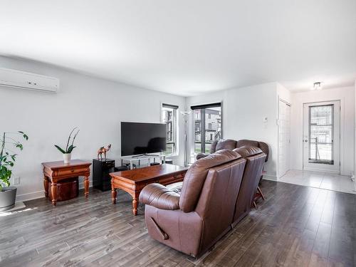 Living room - 92 Rue Bella, Saint-Jean-Sur-Richelieu, QC - Indoor