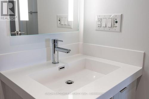 #1134 -5 Mabelle Ave, Toronto, ON - Indoor Photo Showing Bathroom