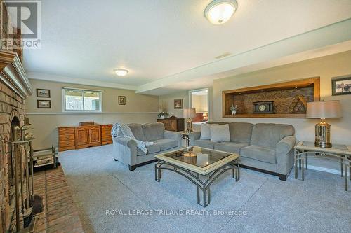 321 Selbourne Drive, Central Elgin, ON - Indoor Photo Showing Living Room