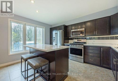321 Selbourne Drive, Central Elgin, ON - Indoor Photo Showing Kitchen