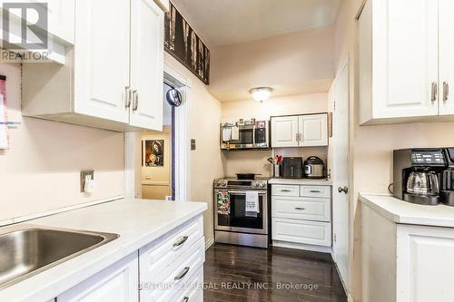 6 Rutherford Ave, Hamilton, ON - Indoor Photo Showing Kitchen