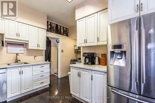 6 Rutherford Ave, Hamilton, ON - Indoor Photo Showing Kitchen