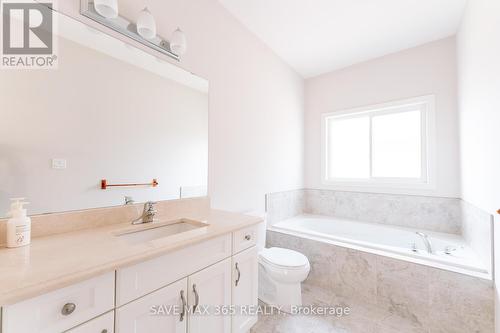 68 - 7536 Lionshead Avenue, Niagara Falls, ON - Indoor Photo Showing Bathroom