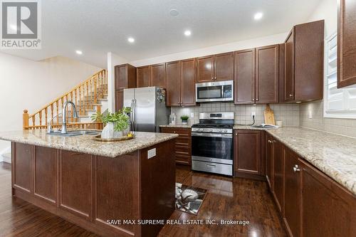 136 - 200 Kingfisher Drive, Mono, ON - Indoor Photo Showing Kitchen With Double Sink