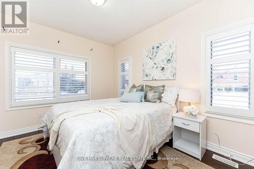 #136 -200 Kingfisher Dr, Mono, ON - Indoor Photo Showing Bedroom