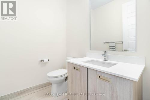 3666 Ferretti Crt, Innisfil, ON - Indoor Photo Showing Bathroom