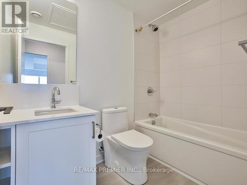 #306 -681 Yonge St, Barrie, ON - Indoor Photo Showing Bathroom