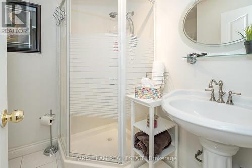 343 Arthur St, Orillia, ON - Indoor Photo Showing Bathroom
