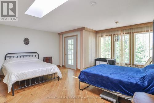 40 Ridge Ave, Ramara, ON - Indoor Photo Showing Bedroom