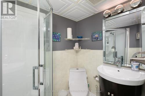 3202 Centennial Drive, Burlington, ON - Indoor Photo Showing Bathroom