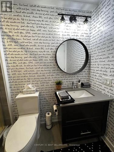 #214 -320 Plains Rd E, Burlington, ON - Indoor Photo Showing Bathroom