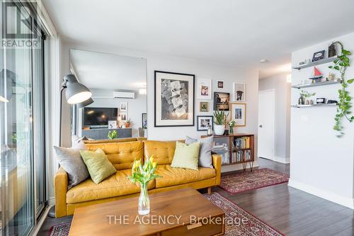 #1506 -40 Homewood Ave, Toronto, ON - Indoor Photo Showing Living Room