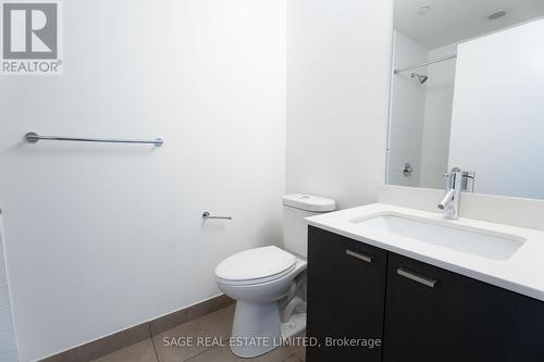 1005 - 30 Roehampton Avenue, Toronto, ON - Indoor Photo Showing Bathroom