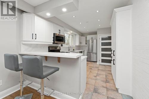 199 Ridgewood Rd, Toronto, ON - Indoor Photo Showing Kitchen With Upgraded Kitchen