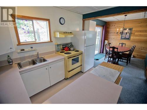2615 Nicola Avenue, Tulameen, BC - Indoor Photo Showing Kitchen With Double Sink