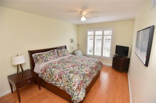 211 Valridge Drive, Hamilton, ON - Indoor Photo Showing Bedroom