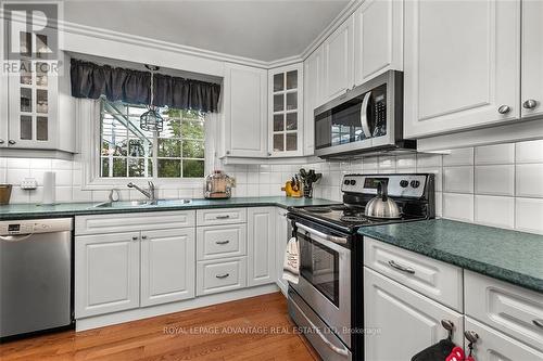 69 Colonel By Crescent, Smiths Falls, ON - Indoor Photo Showing Kitchen With Double Sink With Upgraded Kitchen