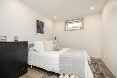 181 Willow Creek Road, Winnipeg, MB - Indoor Photo Showing Bedroom